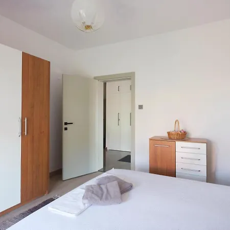 Amalija Appartement Betina (Sibenik-Knin)